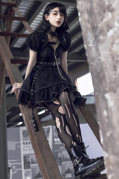 Subtly Elegant Dress with a Refined Vintage Look