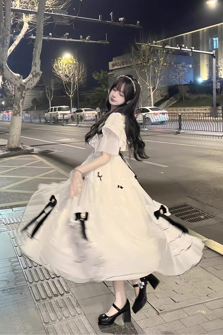Finely Styled Dress with a Classic Vintage Look