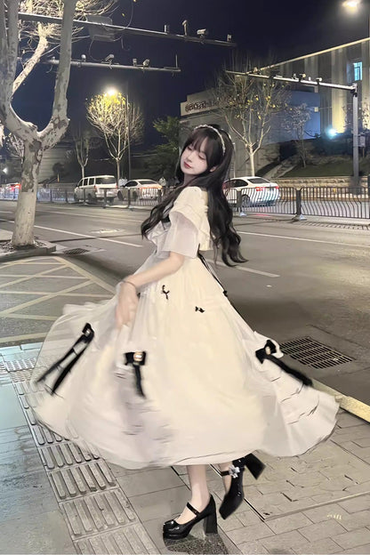 Finely Styled Dress with a Classic Vintage Look