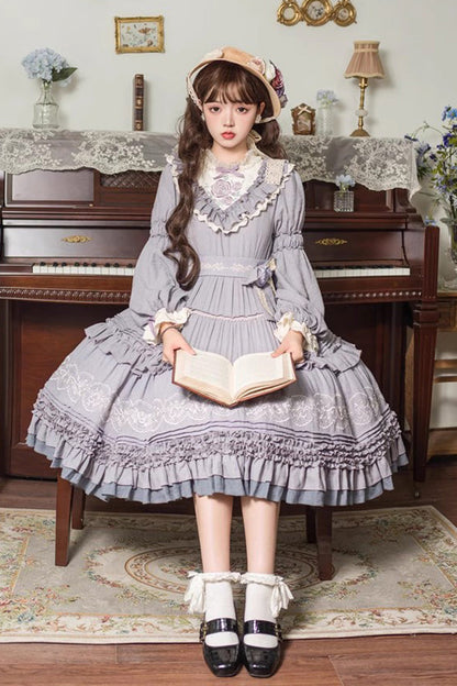 Beautifully Finished Dress in a Timeless Design