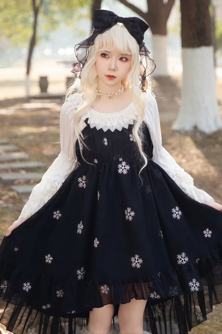 Subtly Elegant Dress with a Refined Vintage Look