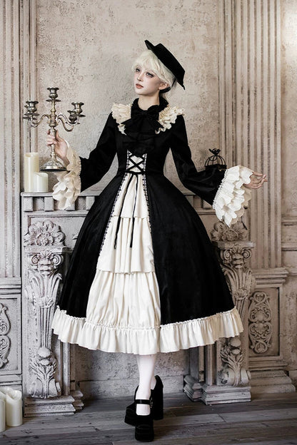 Subtly Elegant Dress with a Refined Vintage Look
