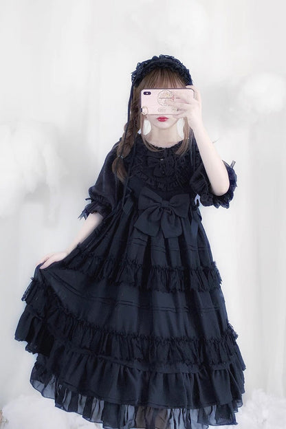 Effortlessly Elegant Dress with a Timeless Design