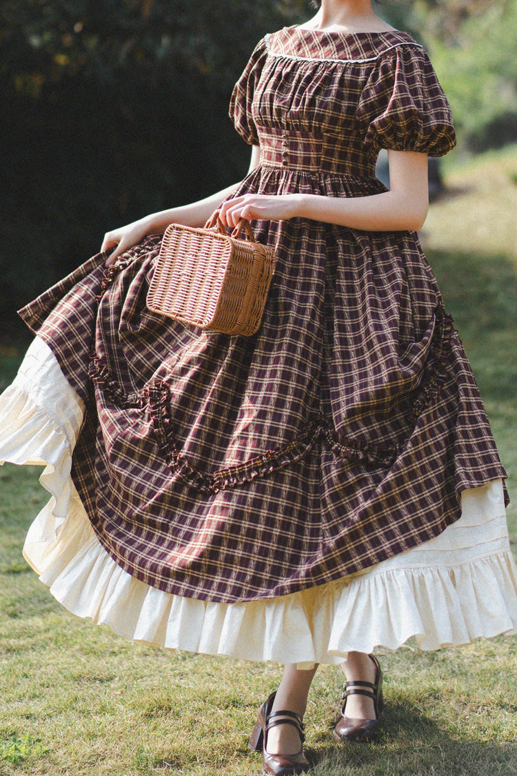 Finely Styled Dress with a Classic Vintage Look