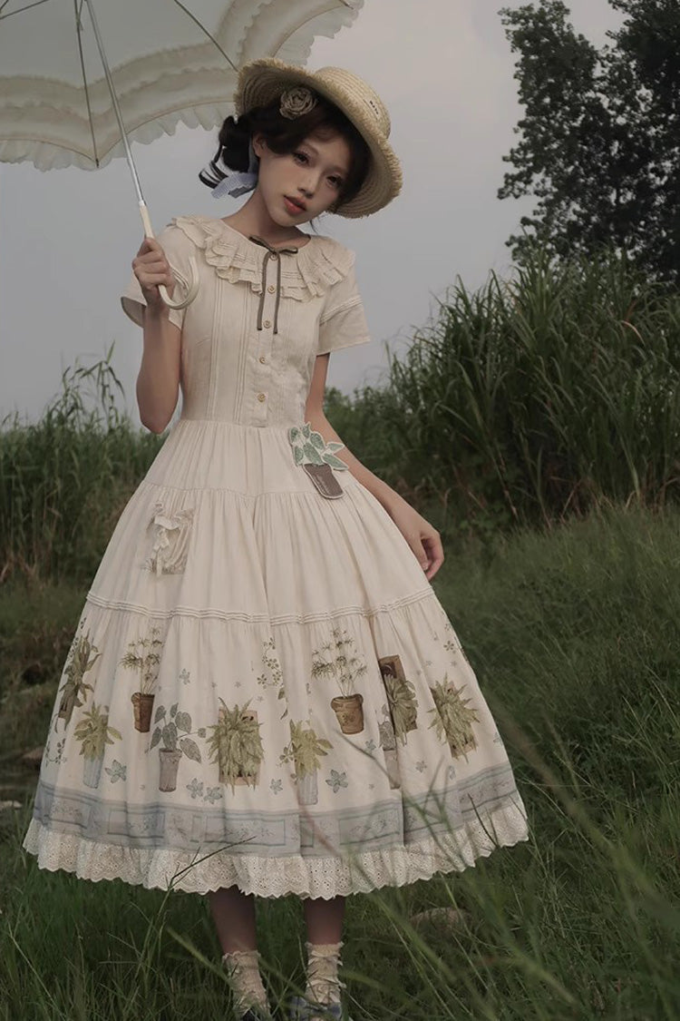 Beautifully Finished Dress in a Timeless Design
