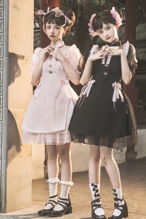 Finely Styled Dress with a Classic Vintage Look