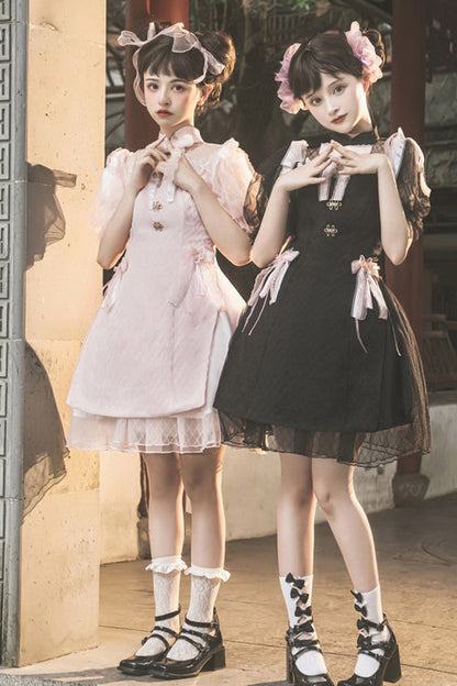 Finely Styled Dress with a Classic Vintage Look