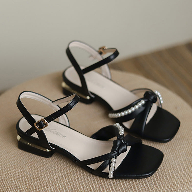 Casually Elegant Sandals with a Refined Edge