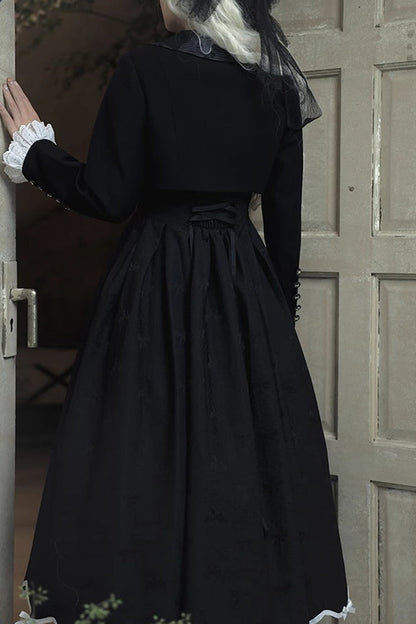 Beautifully Finished Dress in a Timeless Design