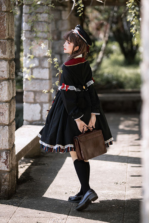 Finely Styled Dress with a Classic Vintage Look