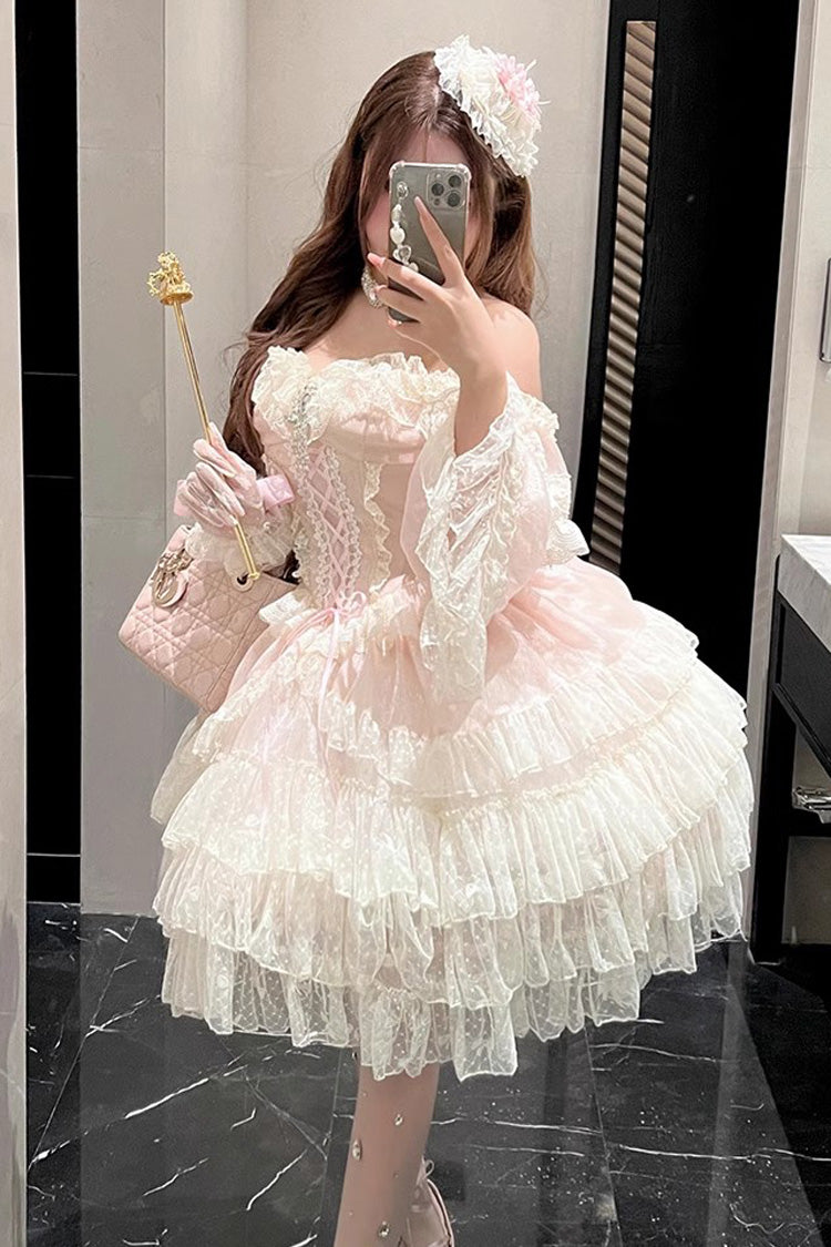 Finely Styled Dress with a Classic Vintage Look