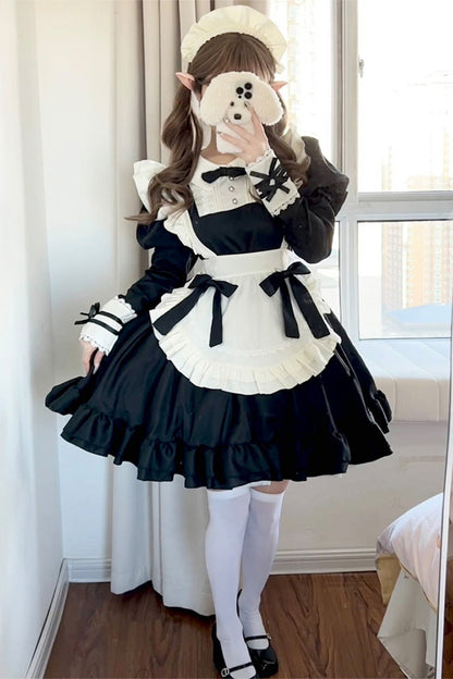 Subtly Elegant Dress with a Refined Vintage Look