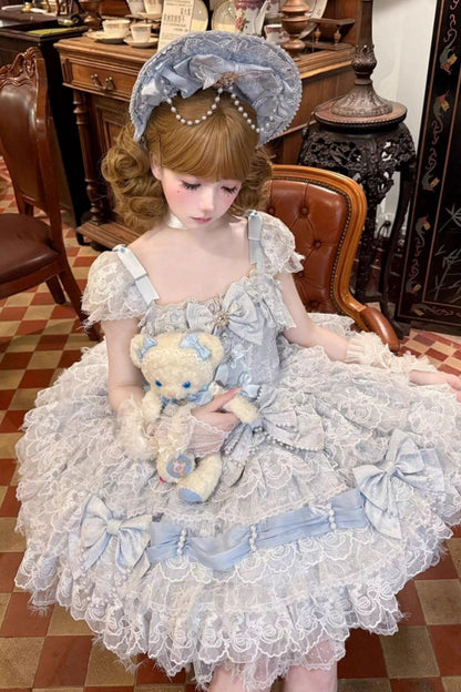 Finely Styled Dress with a Classic Vintage Look