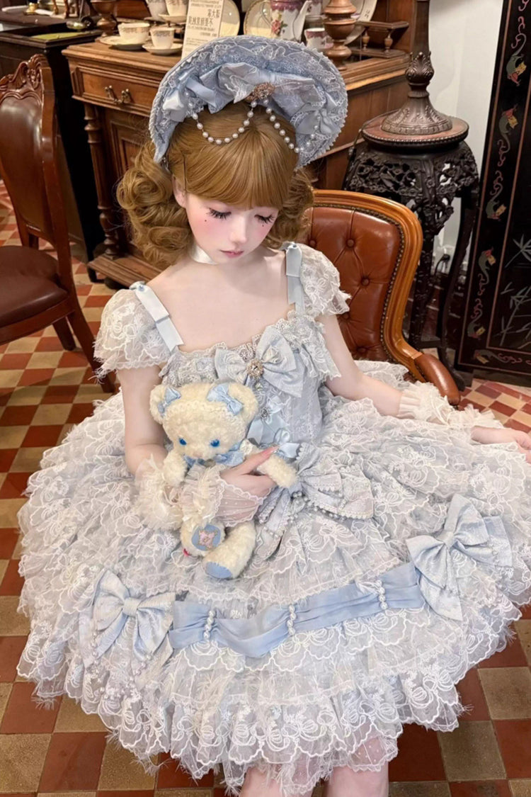 Finely Styled Dress with a Classic Vintage Look