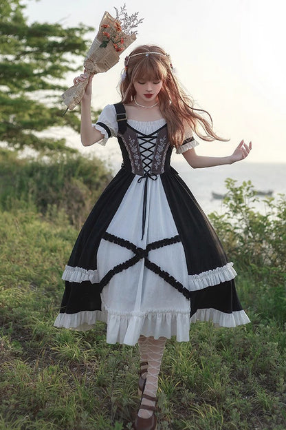 Finely Styled Dress with a Classic Vintage Look