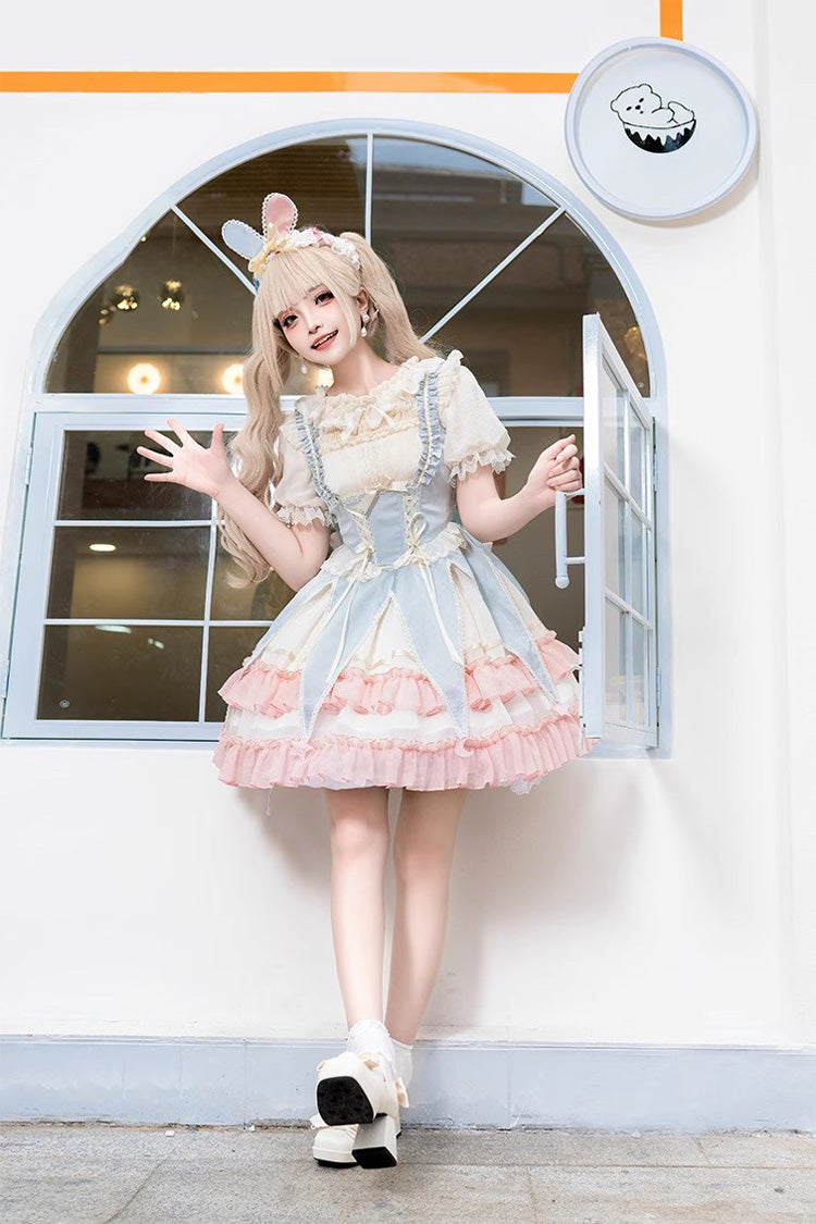 Finely Styled Dress with a Classic Vintage Look