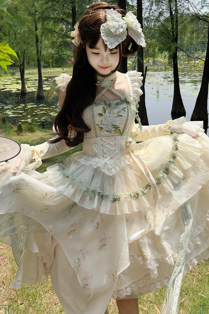 Finely Styled Dress with a Classic Vintage Look