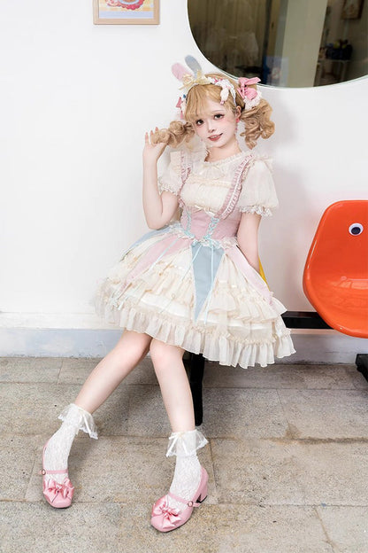 Finely Styled Dress with a Classic Vintage Look