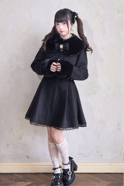 Effortlessly Elegant Coat with a Timeless Design