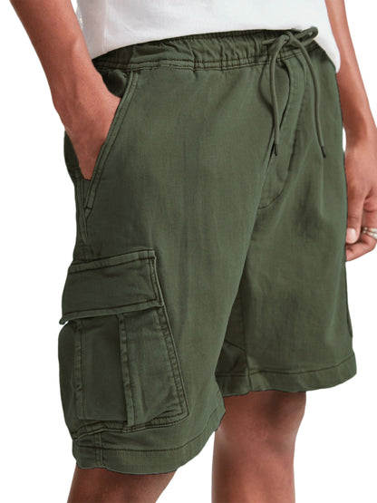 Effortlessly Elegant Pants with a Timeless Design