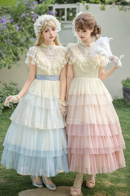 Finely Styled Dress with a Classic Vintage Look