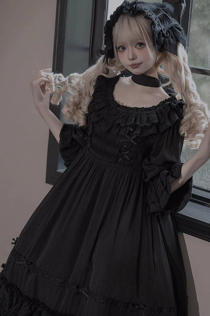Effortlessly Elegant Dress with a Timeless Design
