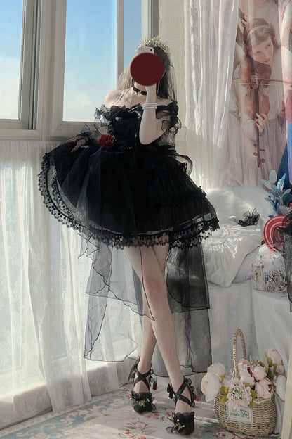 Finely Styled Dress with a Classic Vintage Look