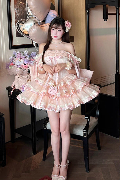 Finely Styled Dress with a Classic Vintage Look