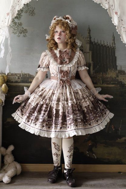 Finely Styled Dress with a Classic Vintage Look