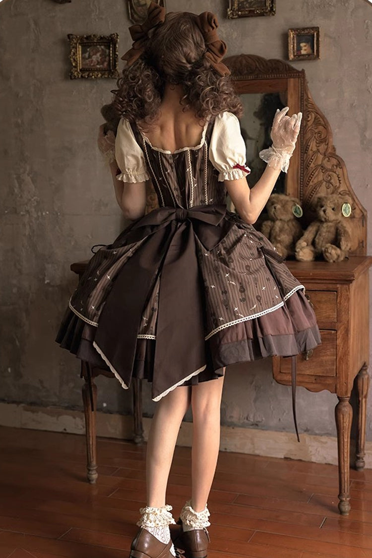 Finely Styled Dress with a Classic Vintage Look