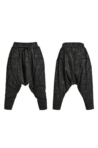 Effortlessly Elegant Pants with a Timeless Design