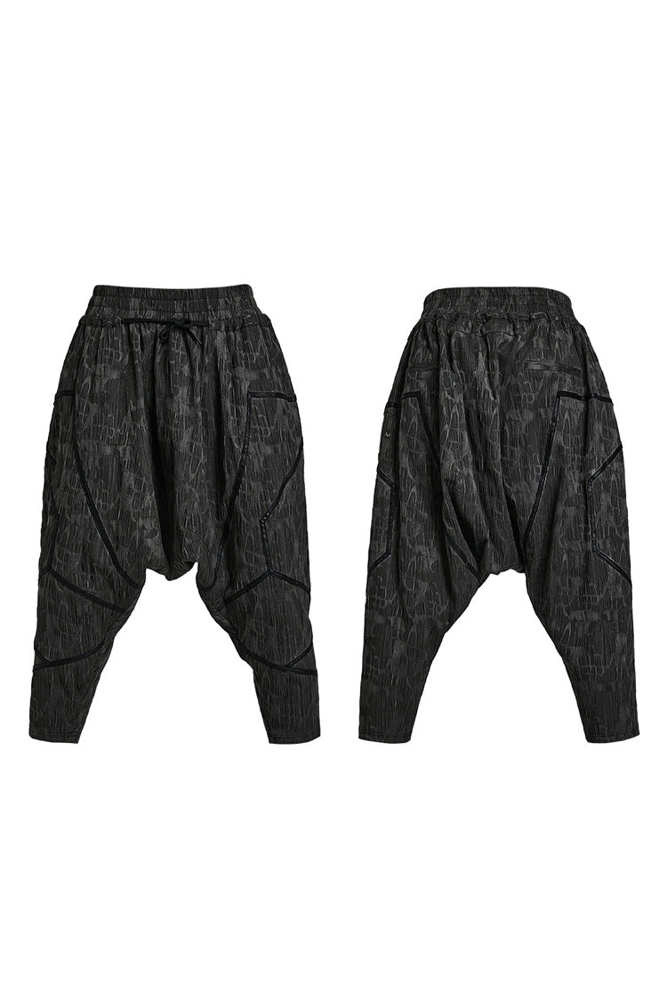 Effortlessly Elegant Pants with a Timeless Design