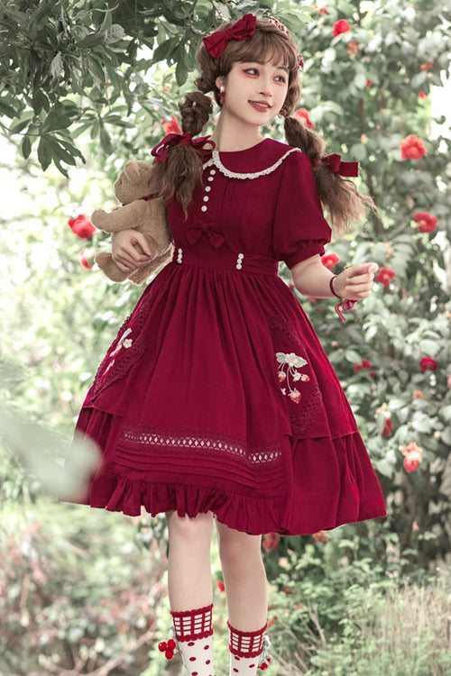 Subtly Elegant Dress with a Refined Vintage Look