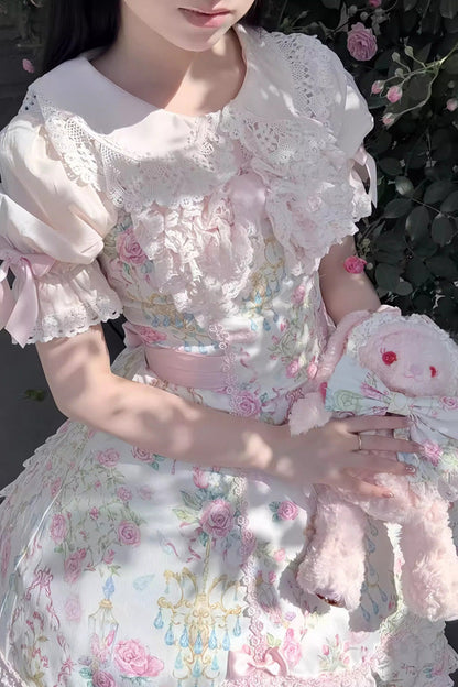 Finely Styled Dress with a Classic Vintage Look