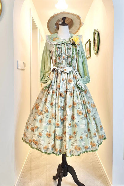 Classic Vintage Dress with a Flattering Fit