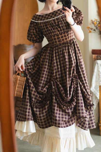 Finely Styled Dress with a Classic Vintage Look