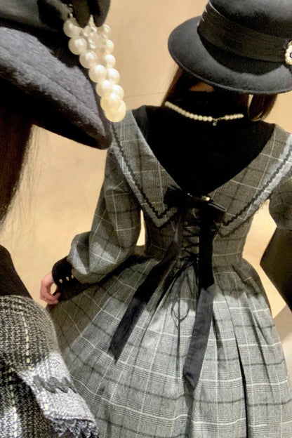 Finely Styled Dress with a Classic Vintage Look