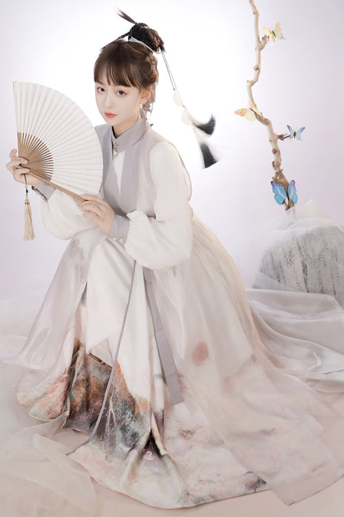 Subtly Elegant Dress with a Refined Vintage Look