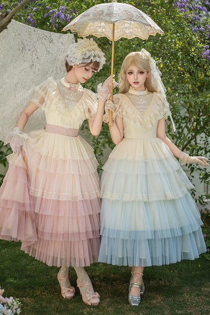 Finely Styled Dress with a Classic Vintage Look