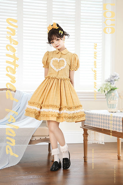 Finely Styled Dress with a Classic Vintage Look