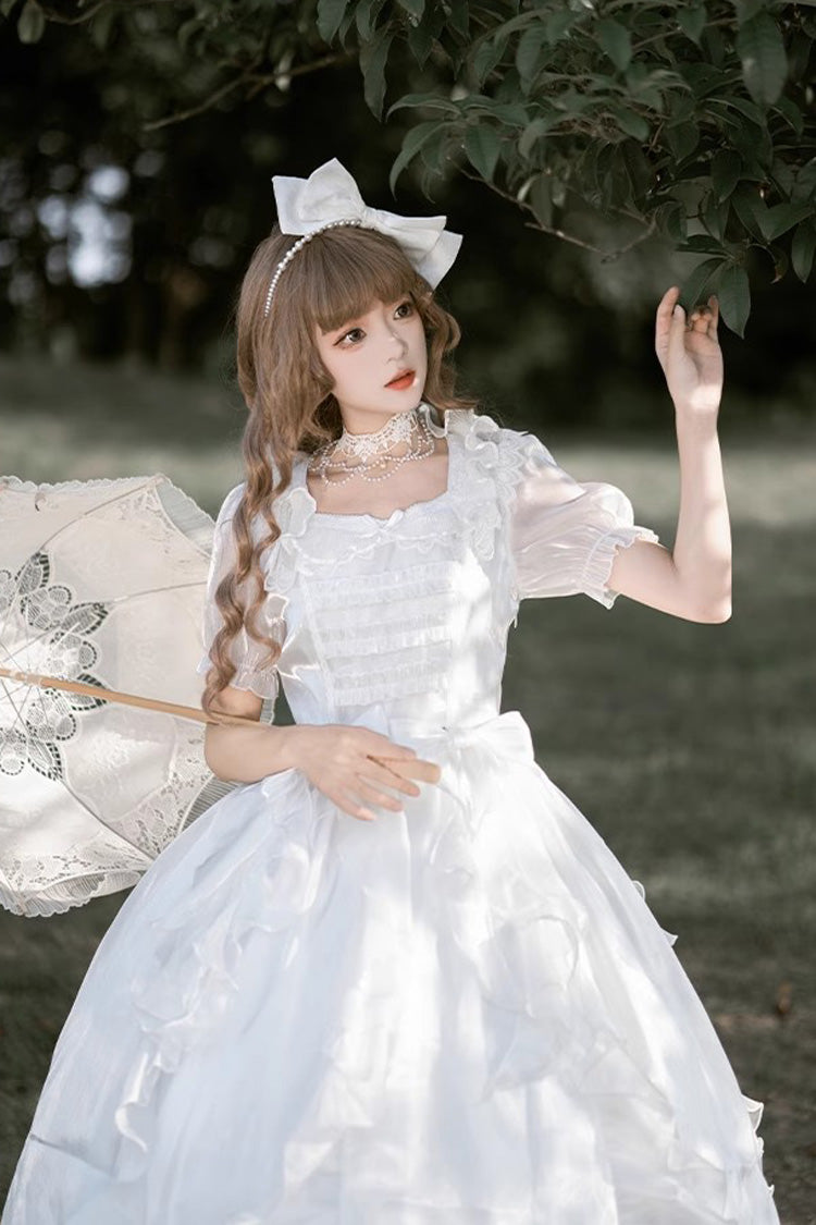 Finely Styled Dress with a Classic Vintage Look