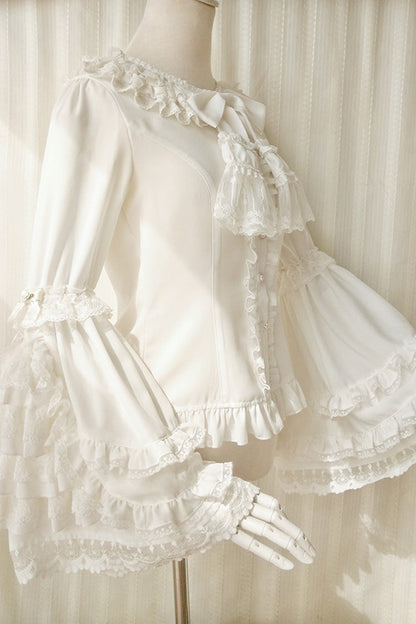 Effortlessly Elegant Blouse with a Timeless Design