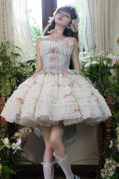 Subtly Elegant Dress with a Refined Vintage Look