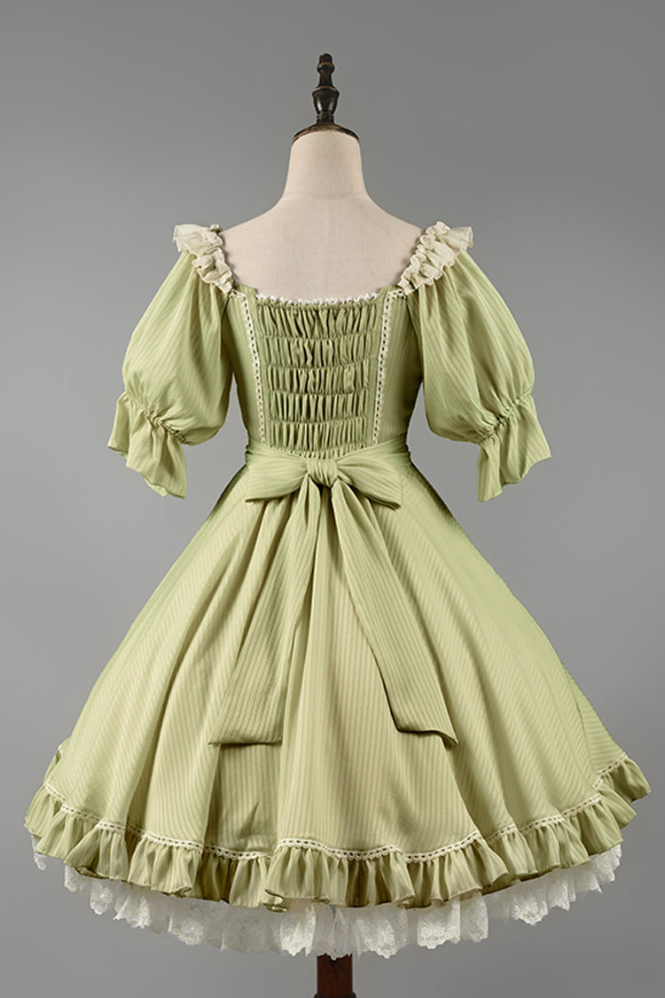 Finely Styled Dress with a Classic Vintage Look