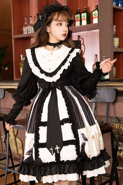 Finely Styled Dress with a Classic Vintage Look