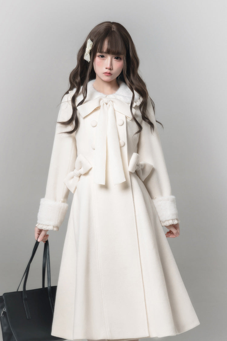 Beautifully Finished Coat in a Timeless Design