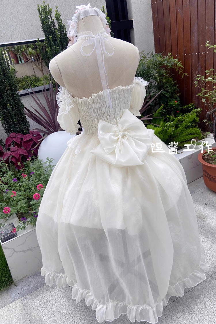 Finely Styled Dress with a Classic Vintage Look