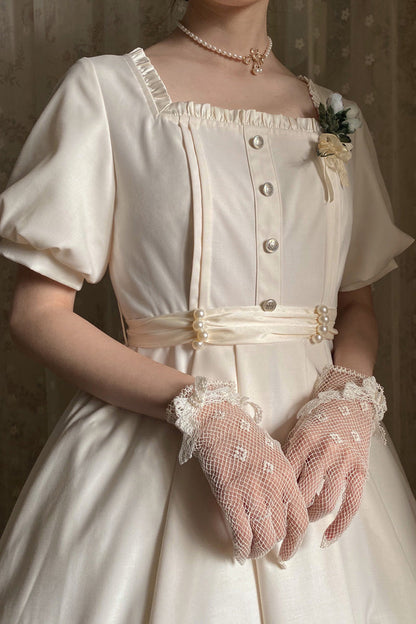 Classic Vintage Dress with a Flattering Fit