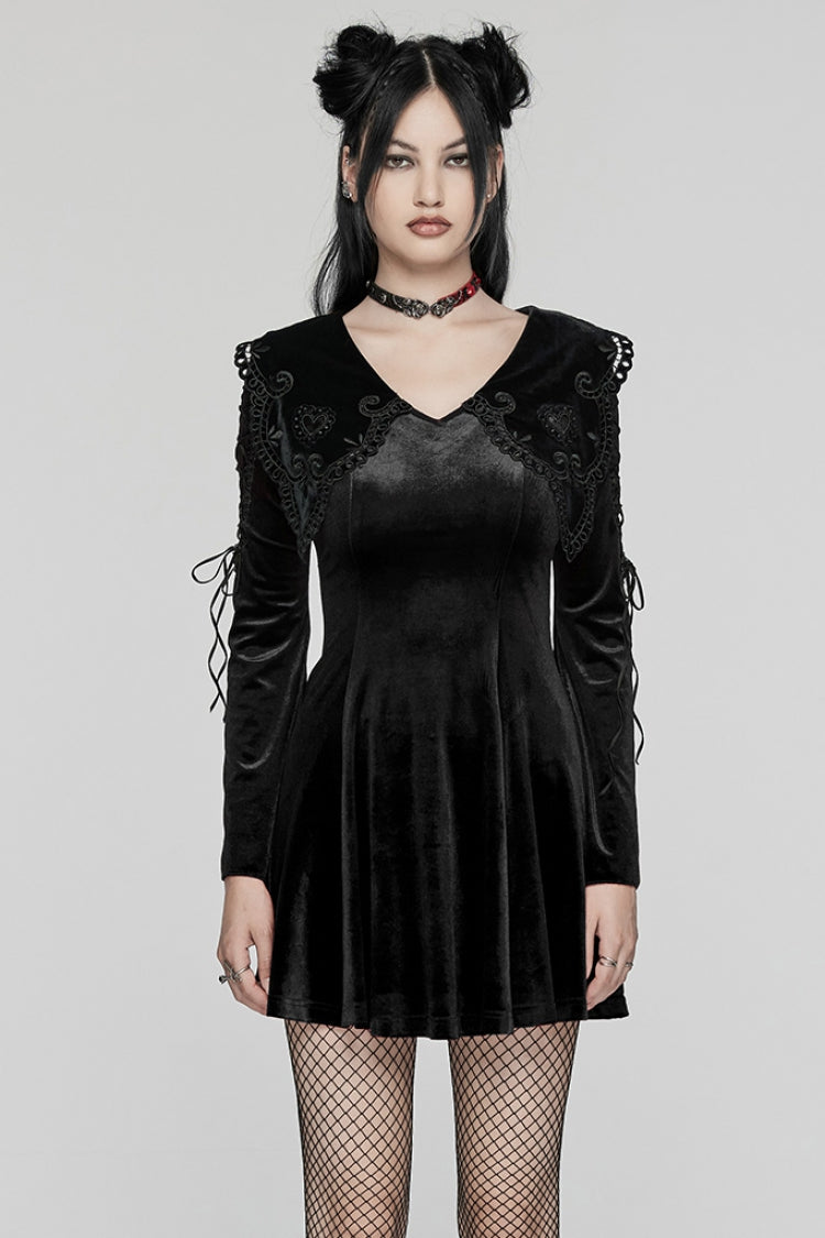 Finely Styled Dress with a Classic Vintage Look